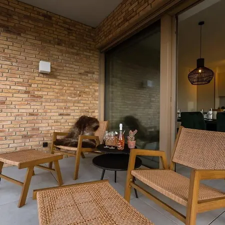 Casiola - Beautiful With Terrace And Parking Apartment