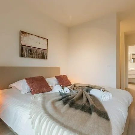 Casiola - Beautiful With Terrace And Parking Οστένδη
